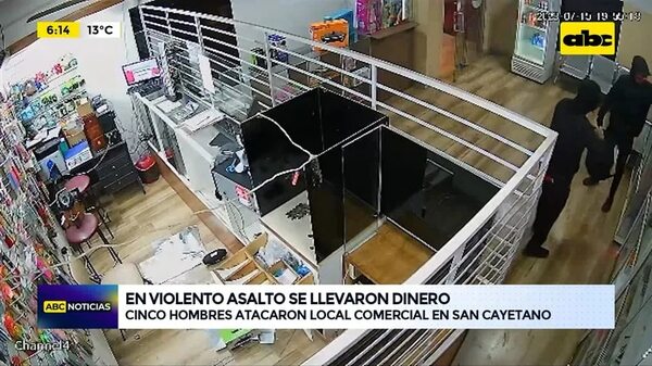 Video: Violento asalto a local comercial - ABC Noticias - ABC Color