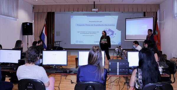 Inicia el proceso de transformación digital en la DINAPI del plan piloto de Expedientes Electrónicos