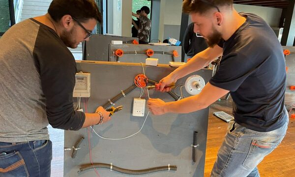 Siguen con cursos de diseño en instalaciones eléctricas e inglés intermedio