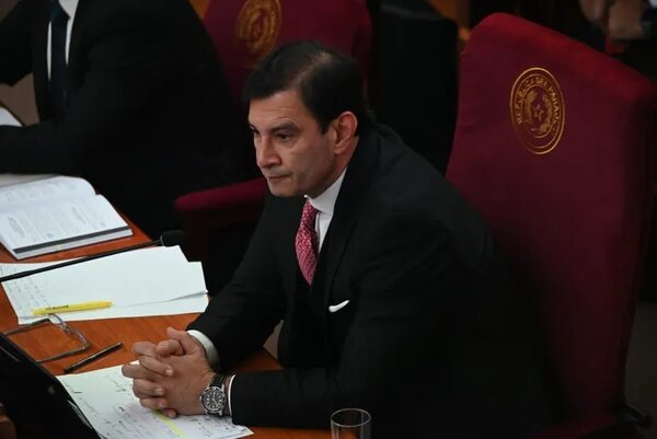 Ovelar niega rumores de que cartismo volverá a buscar enmienda para reelección presidencial - Política - ABC Color
