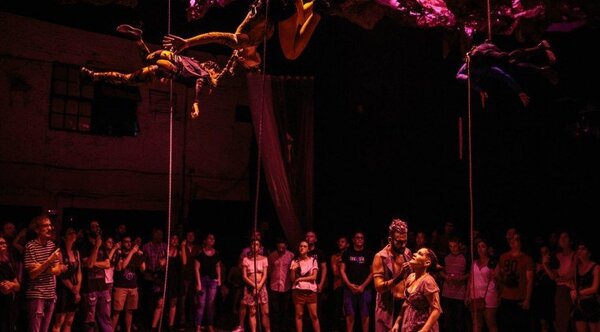 Nhi-Mu Teatro Aéreo invita a volar con #Culturaerea - .::RADIO NACIONAL::.