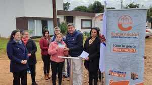 Apoyo económico para la construcción de pavimento en Encarnación