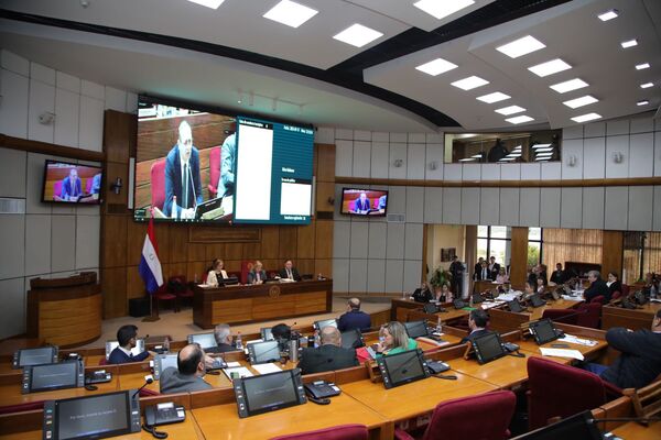 Asuntos Constitucionales dictamina desaforar al senador Erico Galeano - ADN Digital