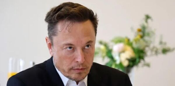 Elon Musk da pocos datos de su IA y dice que no ser谩 entrenada para ser pol铆ticamente correcta - Revista PLUS
