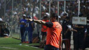 Celso Ayala regresa al ruedo y toma el mando de Deportivo Santaní