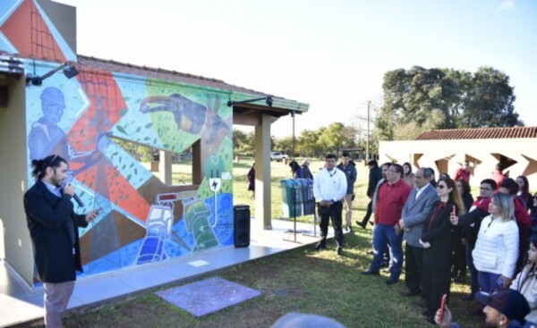 Inauguran Circuito de Murales en la Playa Tacuru