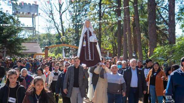 Multitudinaria celebración de la festividad de la Virgen del Carmen en Itapúa
