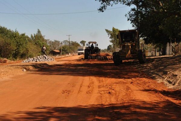 Quejas por construcción de empedrado financiado por Yacyretá