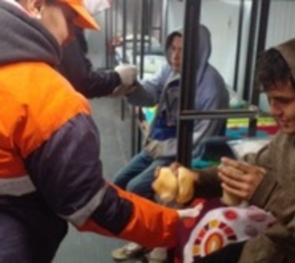 SEN rescató a 45 personas del frío en Asunción - Paraguay.com
