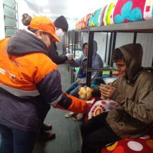 Secretaría de Emergencia Nacional asistió a más de 60 personas ante el marcado descenso de temperatura