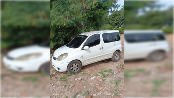 ¡El colmo! Se ofreció a ayudar a estacionar y rajó manejando el auto