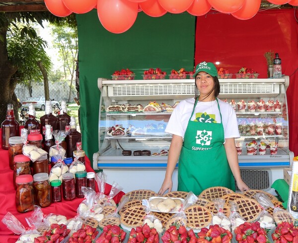 Inició oficialmente la Expo Frutilla en la Ciudad de Areguá
