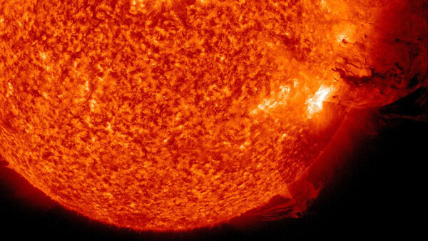 Diario HOY | Prevén que eyección de masa solar 'caníbal' impactará contra la Tierra este martes