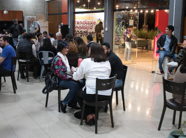 La UCOM presenta a siete personalidades del mundo de la tecnología, negocios, comunicación y políticas públicas