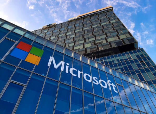 Microsoft ganar铆a m谩s de US$ 1.500 millones con una mejor comunicaci贸n en sostenibilidad - Revista PLUS