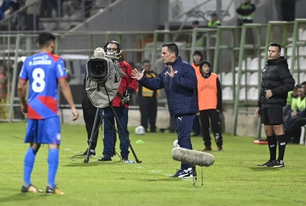Alerta en Cerro Porteño: ¡Solicitaron a Víctor Bernay que planifique toda la semana! - Cerro Porteño - ABC Color