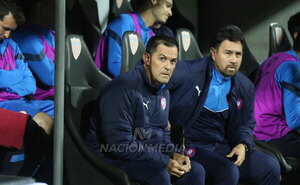 Versus / ¿Se queda? Víctor Bernay seguirá al frente de Cerro ante General Caballero