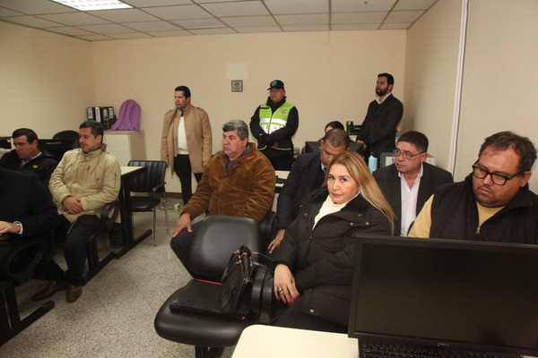 Trámite de oposición a pedido de procedimiento abreviado a camioneros - Judiciales.net