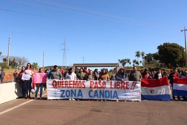 Pobladores de Atyrá y Caacupé cierran ruta para exigir acceso vial - Nacionales - ABC Color
