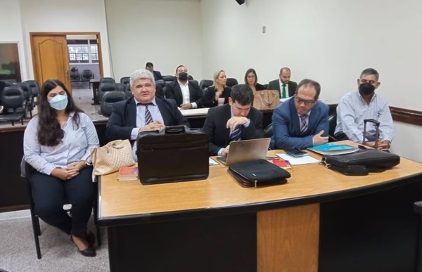 Diario HOY | Caso Imedic: Fiscalía presentará 74 pruebas documentales en juicio contra clan Ferreira