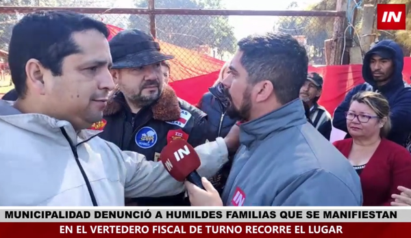 FUNCIONARIO MUNICIPAL INTENTÓ AGREDIR A COMUNICADOR DE PRENSA DURANTE MANIFESTACIÓN FRENTE AL VERTEDERO