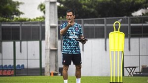 Víctor Bernay prepara el siguiente partido de Cerro