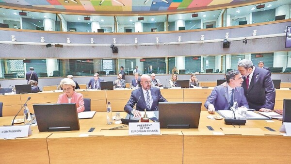 UE y Celac disienten sobre Ucrania y tratados comerciales
