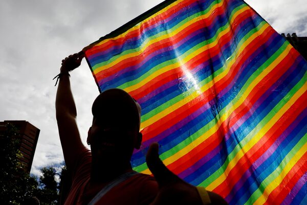 Pepsi no lanzó una campaña en español antiderechos LGBTI+, el mensaje fue malinterpretado - MarketData