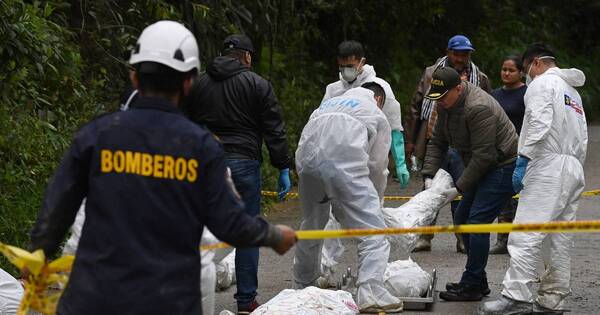 La Nación / Colombia: alud deja 14 muertos y más de 10 desaparecidos