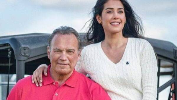 Ex modelo paraguaya se embarazó de famoso cantante español
