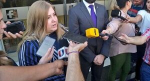 Senadores de la oposición disconformes con designación de Alcaraz en la Seprelad