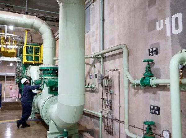 Central de Itaipú realiza mantenimiento trisemestral de la U10 - Economía - ABC Color