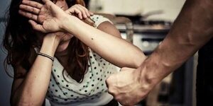 Piden prisión de joven que supuestamente agredió a su madre y la amenazó de muerte - ABC en el Este - ABC Color