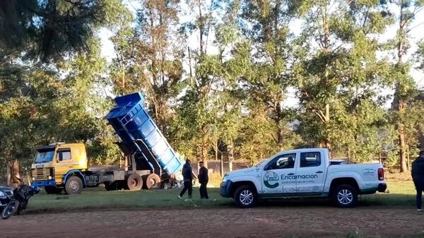 Municipalidad tiró basura en área verde frente al vertedero - Nacionales - ABC Color