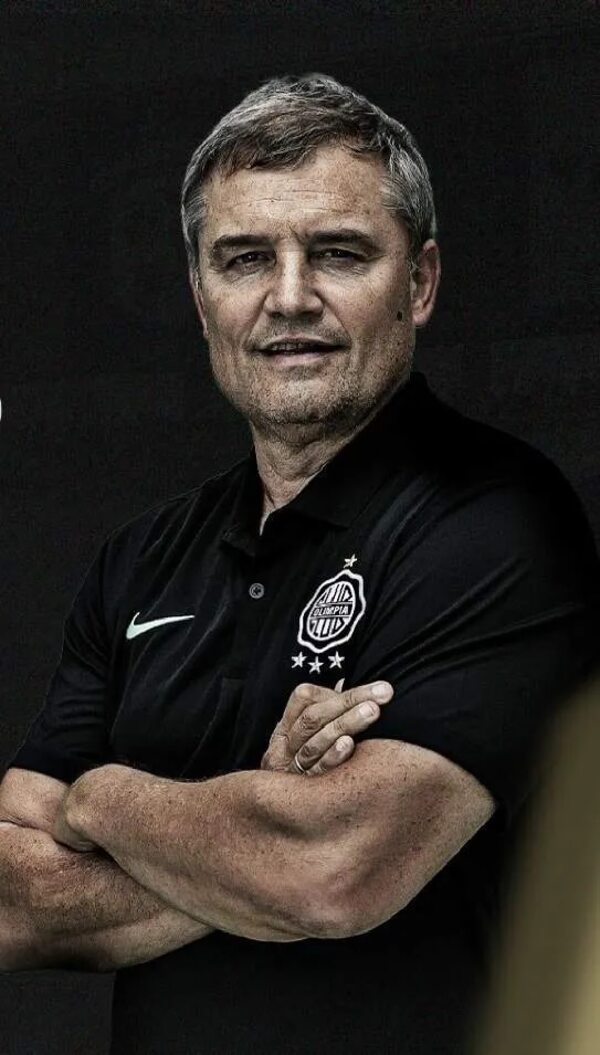 Aguirre rinde examen en Olimpia - Fútbol - ABC Color