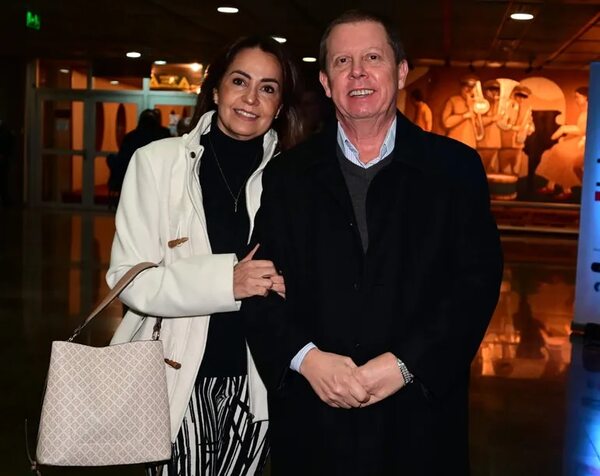 Los éxitos de Toquinho hicieron vibrar al público en el teatro del BCP - Sociales - ABC Color