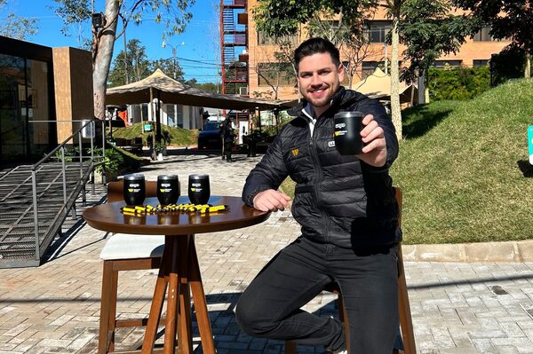 En la Expo, llenan de piropos al modelo David Noguera - Te Cuento Paraguay