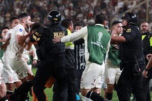 Escándalo en Lima: gol agónico, festejo, pelea y 5 expulsados - Fútbol Internacional - ABC Color