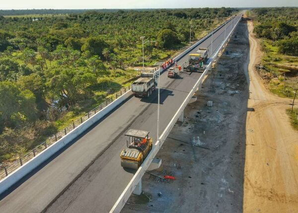 Carpeta asfáltica cubre más del 78% del primer tramo de la ruta Pilar - Desvío Alberdi - .::Agencia IP::.