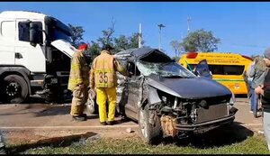 Dos muertos en accidente en cruce Tebicuarymí  - Policiales - ABC Color