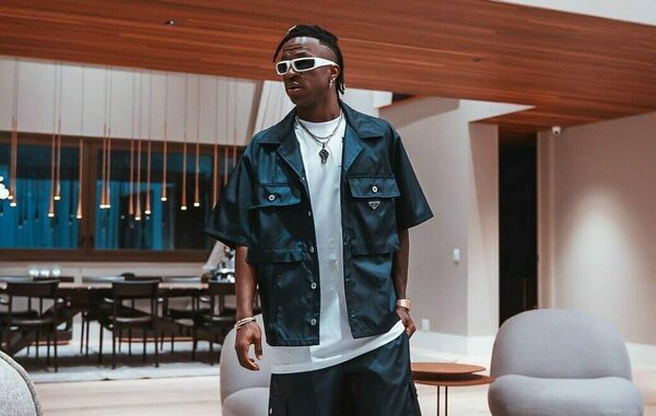 Versus / ¡Increíble! Vinícius Jr. y las cláusulas para invitar mujeres a sus fiestas