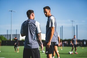 Versus / ¿Serán titulares Messi y Busquets ante Cruz Azul? "Tata" Martino habló al respecto