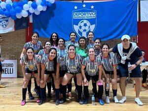 Las mamás del Deportivo Sagrada Familia, campeonas de la Copa de Oro - Polideportivo - ABC Color