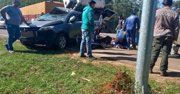 La Nación / Fallecen dos personas en grave accidente de tránsito en Tebicuary