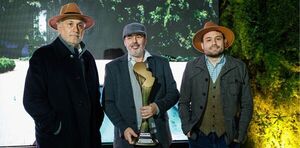 ueno recibe reconocimiento a la innovaci贸n en servicios financieros en la Expo Mariano Roque Alonso 2023 - Revista PLUS