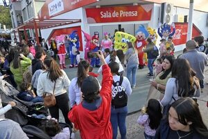 Expo 2023: Diversos personajes de dibujos animados convocan a niños y adultos - Economía - ABC Color