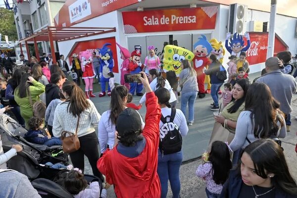 Expo 2023: Diversos personajes de dibujos animados convocan a niños y adultos - Economía - ABC Color