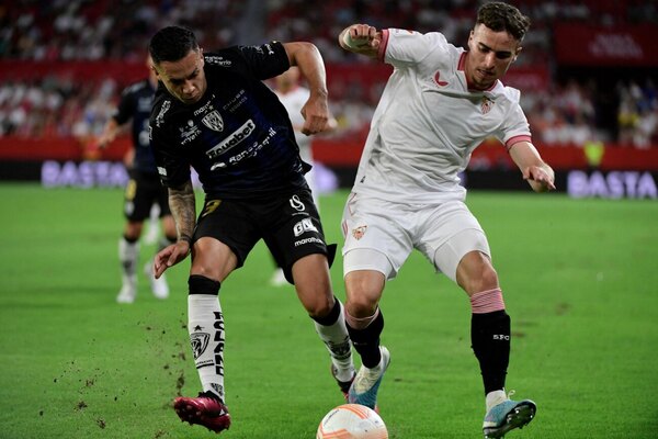 Versus / Moreno Martins falló un penal e Independiente del Valle cayó ante Sevilla