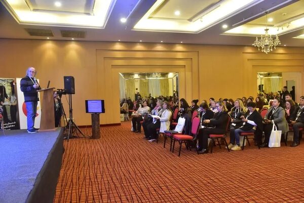 Docentes dicen que no son psicólogos ni policías para controlar a alumnos - Nacionales - ABC Color