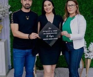 Por una foto dijeron que volvió a pasar algo: “Separados, no enemigos”, he’i ex del Emperador